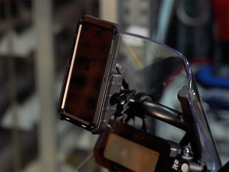Interphone wireless phone cradle